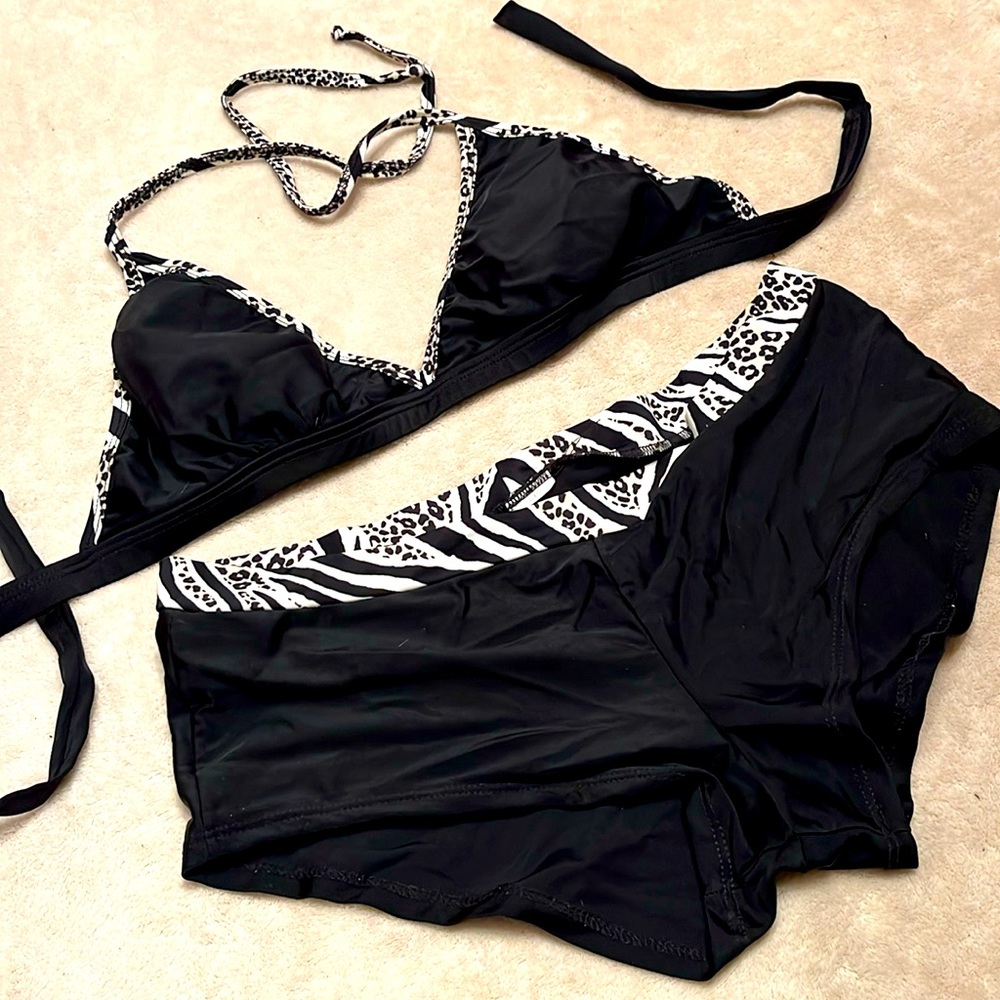 Ladies M/L bikini with boy shorts bottoms